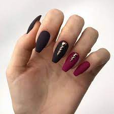 Entre y conozca nuestras increíbles ofertas y promociones. Pin De Verina Farid En Manikyur Unas Rojas Y Negras Manicura De Unas Unas Postizas De Gel