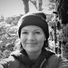 Jeanette Mcleod's Instagram, Twitter & Facebook