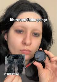 How to Distress Fabric with Makeup