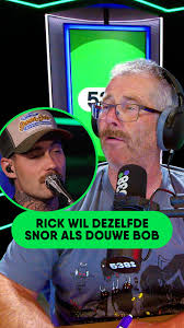 Rick wil net zo’n hunk worden als Douwe Bob en denkt dat dit dé manier is.  Wat denk jij? 👨🏻