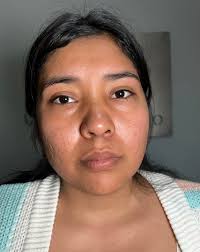 ANTES & DESPUÉS 💄❤️ Viri eligió un look muy foxy en tonos rosados con  labios nude ! Se veía hermosa #KarlaRazoStudio #maquillajeypeinadoirapuato  #maquillajesocial #maquillajeprofesional