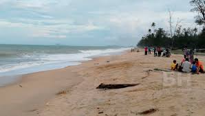 Didirikan di tepian tasik danau tok uban membuat pemandangan masjid ini sungguh mempesona. Berita Harian On Twitter Keadaan Pantai Di Tok Bali Kembali Tenang Selepas Ribut Tropika Pabut Foto Ihsan Jbpm Kelantan