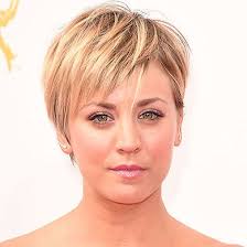 Silver lights and grey roots so moderns style: 10 Times Kaley Cuoco Gave Us Short Hair Envy And How To Get The Looks Photo 1
