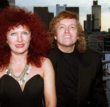 In den 70er und 80er jahren hatte frank farian erfolg mit seinem ensemble boney m. Musikproduzent Daddy Cool Frank Farian Und Die Frauen Bilder Fotos Welt