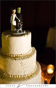Halloween Wedding Cake With Frankenstein And Bride Of Frankenstein On Top Halloween Wedding Cakes Wedding Wishes Halloween Wedding