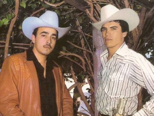 NoticeOffice | 🎤 Lupillo Rivera recuerda a Chalino Sánchez 🌵 Durante una  reciente entrevista, Lupillo Rivera habló sobre cómo era su relación con el  legendario Chalino Sánchez, a quien describió como “muy