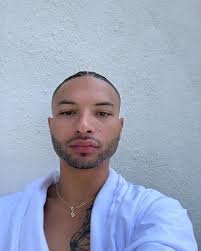 Vernon Brooks III (@_v3rn0n_) • Instagram photos and videos