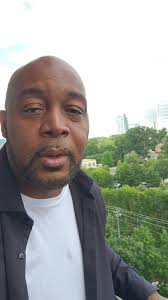 Downtown Atlanta for an impromptu photo shoot with the one and only  Anderson Smith. Loving this downtown view today. #Atlanta #photoshoot  #model #viral #runway #ArtMeetsFashion #film #actor #thespian ...