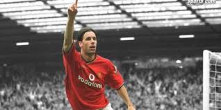 Ronaldo had the ball wide and was doing tricks and ruud was making the run in the box. Who Is Ruud Van Nistelrooy Dating Ruud Van Nistelrooy Girlfriend Wife