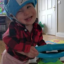 Hi my daughter 8 years old don't want to eat for 1 week only little sip of  drinks also had temperature Gp told me she have ear infection her lips also  get