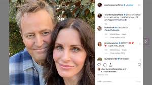 Matthew perry grew up in ottawa and los angeles. Courteney Cox And Matthew Perry Show Us They Re Still Friends Kxly
