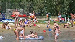 Szigliget egyik büszkesége az évente folyamatosan korszerűsített strand. Szigliget Kozsegi Strand Balatontipp