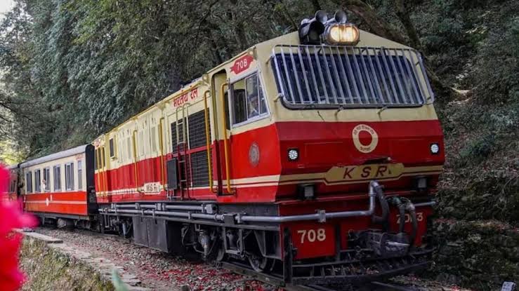 रेलवे ने बिहार को दिया तोहफा... दिवाली और छठ पूजा के लिए चलेंगी 12 हजार  ट्रेनें - Railways to run 12 thousands special trains for Diwali Chhath  Pooja ntc - AajTak