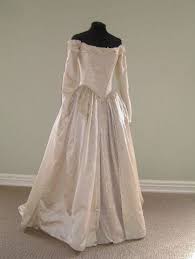 Pin By Zoe Mak On Lucie Manette Past 1700s Dresses Historical Dresses Vintage Gowns