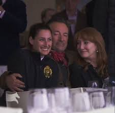 Get breaking entertainment news and the latest celebrity stories from aol. The Boss Is Such A Great Husband And A Great Father Photo Found On Instagram Bruce Springsteen Bruce Springsteen The Boss Bruce