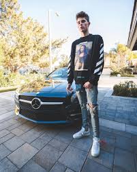 Do You Love Me I Tell Her Only Partly She Say Do You Love Me I Tell Her Only Partly I Only Love My Bed And My Momma I M Sorry Hypebeast Fashion Street Fashion Photography Mens Streetwear