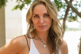 Gwiazda programu "Żony Hollywood", Eva Halina Rich pokazała córki. Daisy to  wierna kopia mamy, a Lily? [ZDJĘCIA]