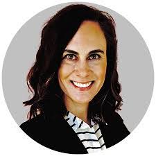 Renee Hanna's Instagram, Twitter & Facebook