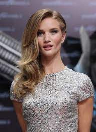 Prom Hairstyles For Long Hair Play With Fashion Side Part Hairstyles Formal Hairstyles For Long Hair Side Hairstyles