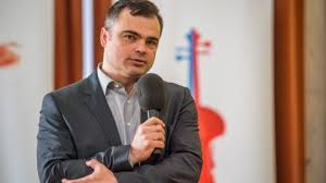 A teljes adást itt nézhetitek meg:. Kevesen Nezik Mar A Hir Tv T Kikerul A Upc Kinalatabol 24 Hu