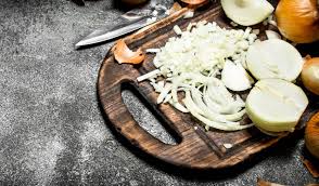 Laviamo e tagliamo in modo grossolano la scarola. Polpette Alle Cipolle In Padella Profumate E Dal Sapore Ricco