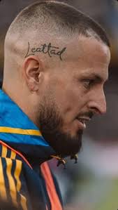 Este Chad era el único que estaba corriendo y encima lesionado contra  Huracán... Quiere llegar como sea a la revancha contra Alianza Lima. Pocos  son los motivos por los que Boca merece