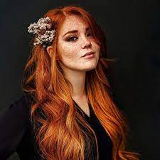 Tiger eye su capelli castano ramato. Balayage Rosso 2020 Riflessi Rame Mogano E Ciliegia Infuocano L Estate