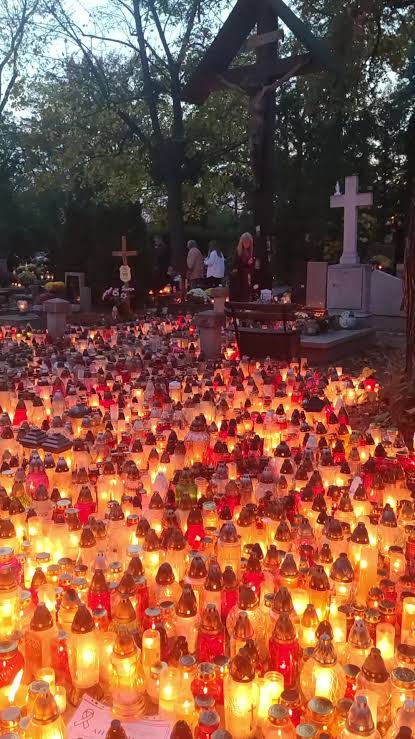 День всіх Святих в Польщі: традиції та звички