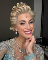 Liebe alle ❄️ ich möchte euch einmal von Herzen danken für all die lieben  Nachrichten, die ich bekomme! & im gleichen Zug möchte ich mich  entschuldigen, dass ich es einfach nicht schaffe