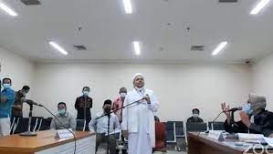 Muḥammad rizq šihāb, pronounced (ʔ)mʊˈħæmmæd rizq ʃihaːb; Habib Rizieq Diam Tak Tanggapi Dakwaan Hakim Tunda Sidang 23 Maret