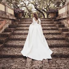 De plus, les robes de mariée personnalisées sont toujours disponibles pour vous! Tissus De Haute Qualite Pour Robes De Mariee Fabriques En Italie New Tess