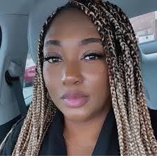 Lorraine Mouton's Instagram, Twitter & Facebook