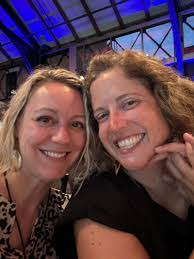 Lisa Stepney's Instagram, Twitter & Facebook