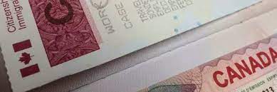 在美帝讀書工作的小伙伴想去加拿大玩如何申請加拿大簽證呢 不論你是f1 j1或者h1b 這篇文章一定會大大地幫到你噢 背景信息首先明確一點 不論你拿的何種美國簽證 只要你不是美國綠卡 公民 想去加拿大是一定要加拿大簽證的 加拿大簽證目前申請的渠道有 紙申