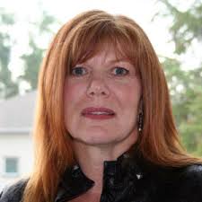 Deborah Peet's Instagram, Twitter & Facebook