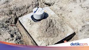 Pembangunan septic tank harus dijauhkan dari sumur gali yaitu berjarak >11 meter. 5 Kesalahan Ini Bikin Septic Tank Sering Penuh Hingga Rawan Meledak