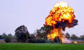 Bij de brand komt veel rook vrij. Vliegbasis Soesterberg Links