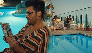 With can yaman, özge gürel, gürgen öz, fatma toptas. Who Is The House The Viewer In Mr Wrong Can T Get Enough Of Who Is In Real Life