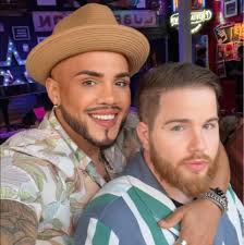 Are there any reports of low-flying planes in the Hilldale area?