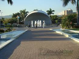There's a playground, basketball courts, tennis courts, an indoor gym, and plenty of greenery. Kingston Jamaica Emancipation Park Skyscrapercity Jamaica Kingston Park