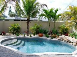 Moderner Garten Ideen Wie Sie Einen Perfekten Garten Gestalten Kleine Hinterhofgarten Kleine Hinterhof Pools Hinterhof Designs