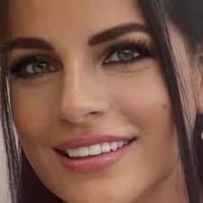 Perdóname por hablarte de Jesús, y muchas veces no reflejarlo, pero por  favor miralo a Él, no me mires a mí, yo soy solo barro… Mientras que Dios y  su eterno amor