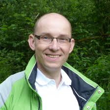 Unsere fleißigsten Expert/innen bei Frag den VGSD: Wie Gerald Baumann über  Versicherungsfallen aufklärt