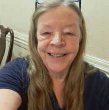 What free or affordable house decor and furniture are available in Corbin?