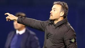 El gran luis enrique interpreta uno de sus paseos favoritos (la tijera) y el merengue la hamaca.final del rey de reyes de 1987. Fallece La Hija Pequena De Luis Enrique