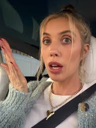 Ashley Prahl's Instagram, Twitter & Facebook