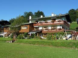 Im haus am hang haben sie den besten ausgangspunkt für viele aktivitäten. Gastehaus Salzgau Wohnungen In Schonau Am Konigssee Bavaria Deutschland