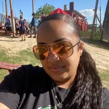 Starr Bell (StarrBell2017@)