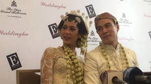 Davy linggar for syah weddings. Hamil Muda Perut Buncit Paula Verhoeven Jadi Sorotan Suara Com Line Today