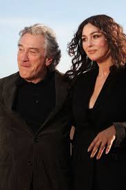 Hola, ¿qué haces tú por esta calle, di? Monica Bellucci And Robert De Niro Photos Photos Manuale D Amore 3 Official Presentation Of Movie Cast Monica Bellucci Monica Bellucci Photo Robert De Niro